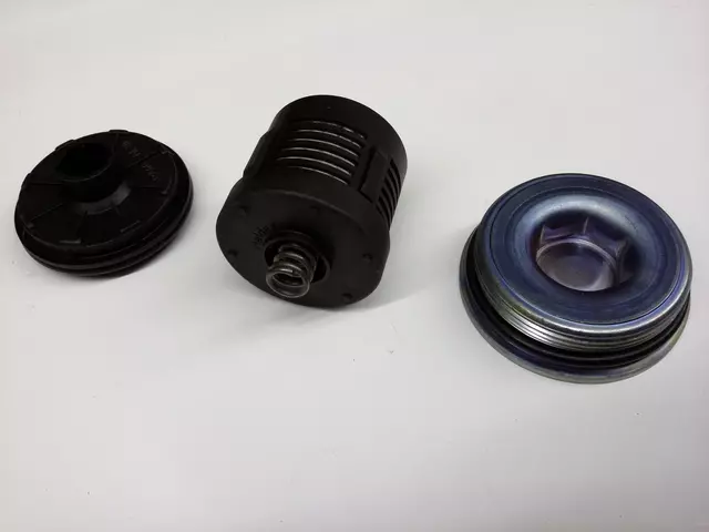 2D598574 - : Oil Filter for Audi Image