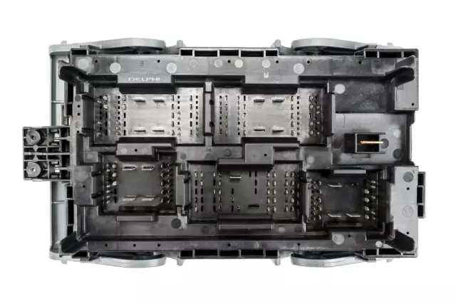 22798214 - : Engine Wiring Harness Junction Block for Chevrolet: Silverado 1500, Silverado 2500 HD, Silverado 3500 HD | GMC: Sierra 1500, Sierra 2500 HD, Sierra 3500 HD Image