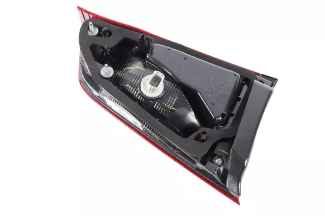 2020-2021 Chevrolet Equinox - Rear Passenger Side Combination Lamp - GM (84774016)