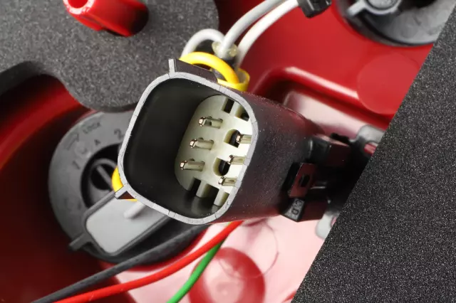 Rear Passenger Side Stop Lamp - GM (42750551)