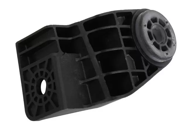 Radiator Upper Bracket - GM (84981711)