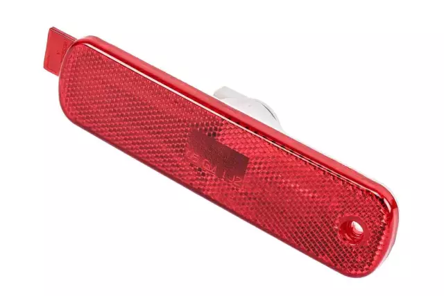 Rear Driver Side Marker Lamp - GM (25998289)