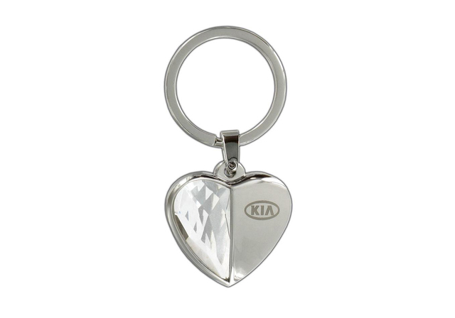 UM090AY703 - Keychain: Key Chain, Heart Shape, Half Metal for Kia Image