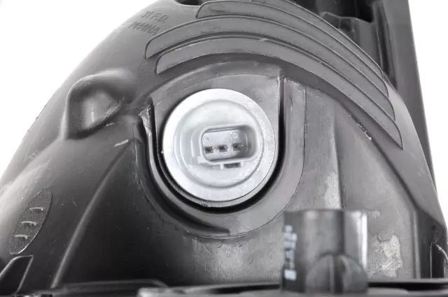 Driver Side Headlamp - GM (95900041)