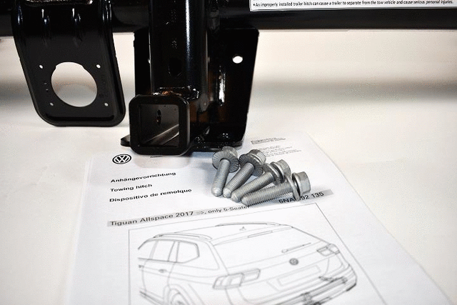 Trailer Hitch Receiver Kit (Max 1500LBS) - Volkswagen (5NN-092-135)