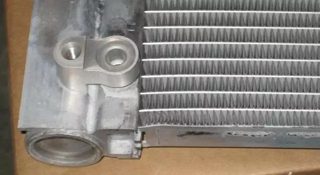 Condenser - Toyota (88460-04210)