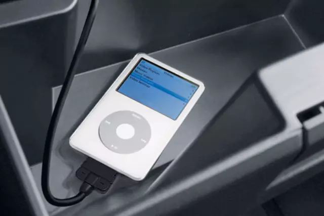 Audio, Ipodandreg; Interface System - Nissan (999U7-ST002)