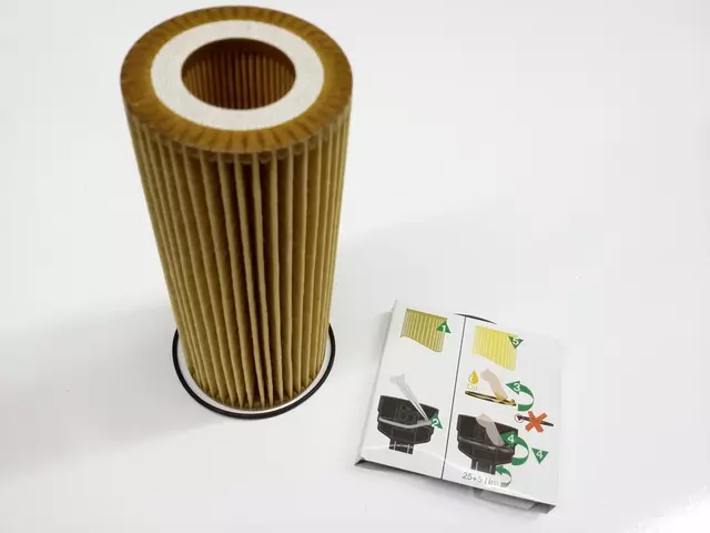 6E115562C - : Oil Filter for Audi: A4, A4 Quattro, A5 Quattro, A6, A6 Quattro, A7 Quattro, A8 Quattro, Q5, Q7, S4, S5, SQ5 Image