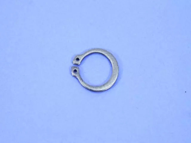 4762606 - T355; 5-Speed; Manual Transaxle: Shaft Retainer for Mopar Image image