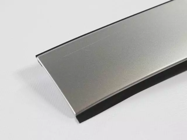 Upper Molding - Mopar (5pc62xzaaa)