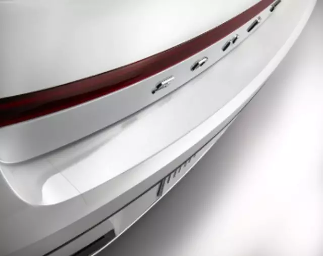 L0F28AU000 - Exterior: Rear Bumper Applique for Hyundai: Sonata Image