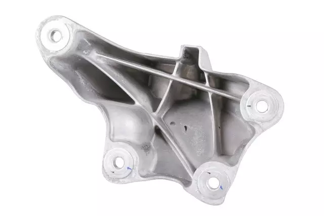 Passenger Side Engine Mount Bracket - GM (20841860)