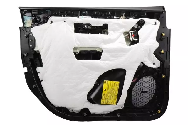 84660532 - Body: Door Trim Panel for Cadillac: XT5 Image