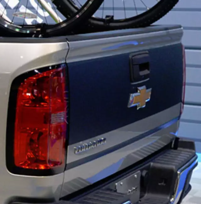Hood And Tailgate Stripe Package - GM (23199907)