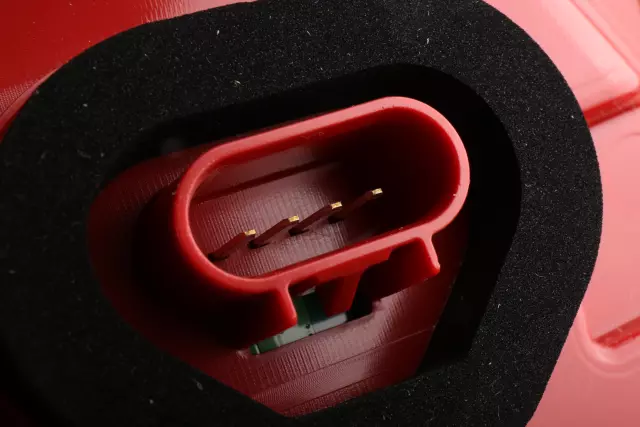 Rear Passenger Side Body Structure Stop Lamp - GM (84296845)