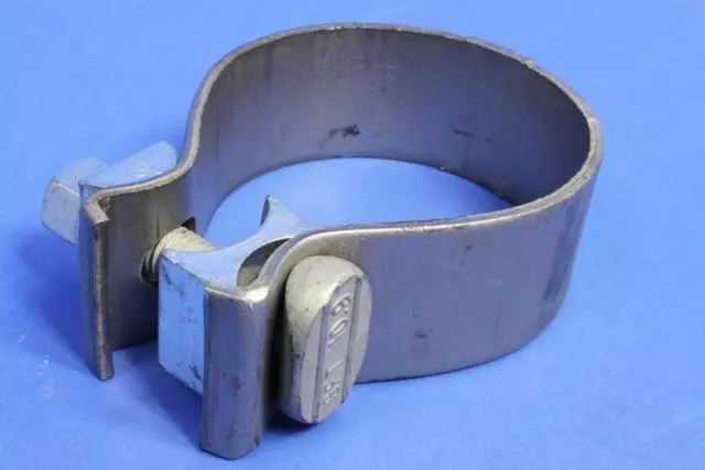 Intermediate Pipe Clamp - Mopar (52110201AA)