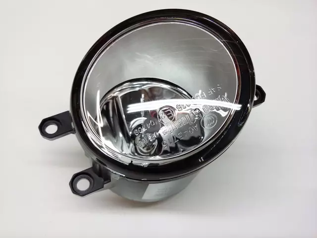 Fog Lamp Assembly - Toyota (81220-06071)
