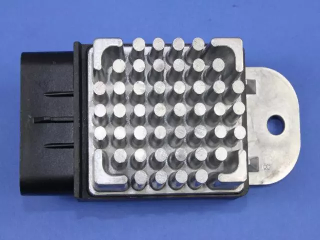 OEM NEW 01-08 Mopar Chrysler Town&Country Pacifica Radiator Fan Relay 68310219AA - Mopar (68310219AA)