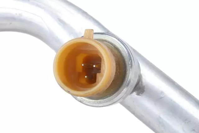 Air Conditioning Compressor Hose Assembly with Seals - GM (22885710)