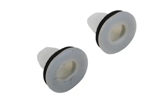 96260548 - Electrical: Tail Lamp Assembly Retainer for GM Image