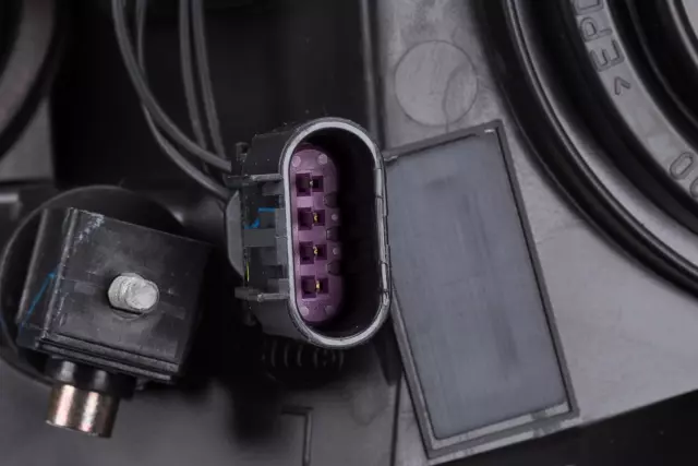 Driver Side Headlamp Assembly - GM (25891660)