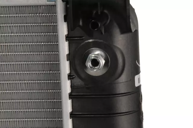 19256745 - : 2005-2008 GM - Radiator for GM Image