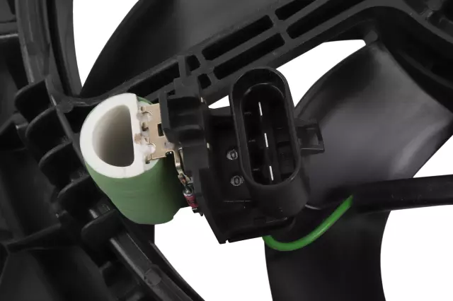 Engine Cooling Fan Assembly with Shroud - GM (95942898)