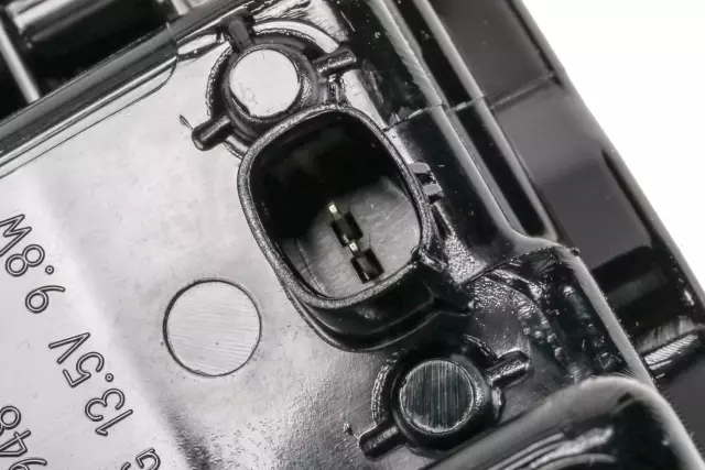 Front Driver Side Fog Lamp - GM (84000613)