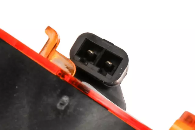 88944063 - : Front Driver Side Auxiliary Turn Signal Lamp Lens for Buick: Rainier | Chevrolet: Trailblazer, Trailblazer EXT | GMC: Envoy, Envoy XL, Envoy XUV | Oldsmobile: Bravada Image