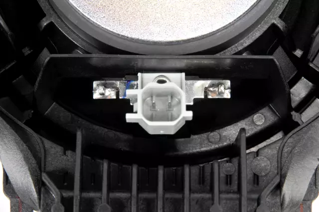 84187564 - : Rear Side Door Speaker for Buick: Enclave | Cadillac: XT5, XT6 | Chevrolet: Blazer, Traverse, Traverse Limited | GMC: Acadia Image