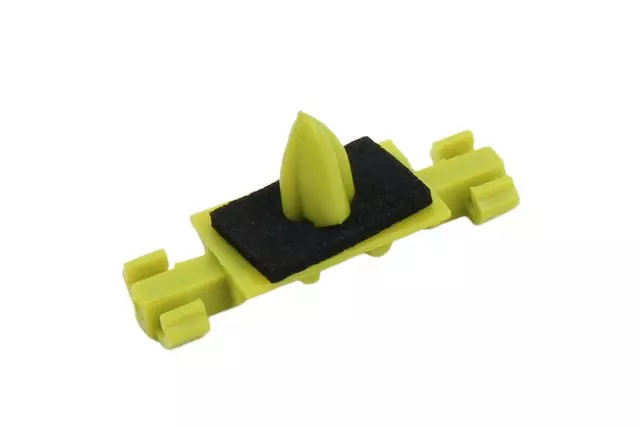 92207443 - Body: Reveal Molding Retainer for Pontiac: G8 Image