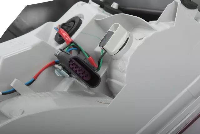 22891782 - : Passenger Side Tail Lamp Assembly for GM Image