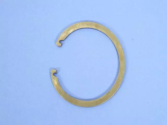 4626564 - TR6060; 6-Speed; Manual Transmission: Mainshaft Snap Ring for Mopar Image