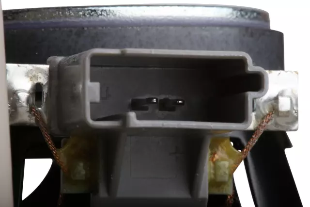 2015-2020 GM - Shale Passenger Side Body Rear Corner Upper Garnish Molding - GM (23260141)