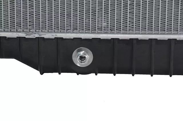 15196386 - Cooling System: Radiator Assembly for Buick: Rainier | Chevrolet: Trailblazer, Trailblazer EXT | GMC: Envoy, Envoy XL, Envoy XUV Image
