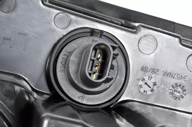 Driver Side Headlamp Assembly - GM (22886833)