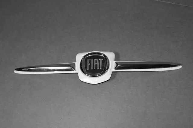 Emblem - Mopar (5KZ98KW3AB)