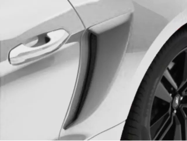 Exterior Trim, Side Quarter Scoops - Ford (VHR3Z-63279D36-AH)