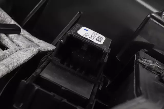 87869356 - : Door Trim Panel for Chevrolet: Colorado | GMC: Canyon Image