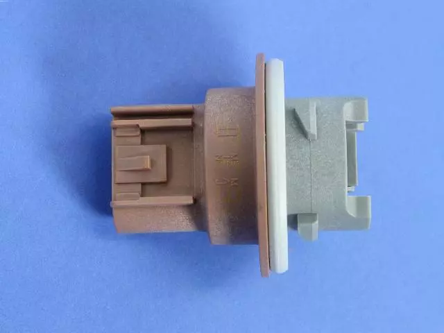 Park And Turn Signal Socket, Right - Mopar (68030801AA)