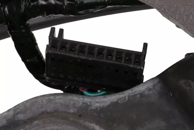 22947801 - : 2009-2014 GM Steering Wheel for Cadillac: Escalade ESV, Escalade EXT | Chevrolet: Avalanche, Silverado 1500, Silverado 2500 HD, Silverado 3500 HD, Suburban 1500, Suburban 2500, Tahoe | GMC: Sierra 1500, Sierra 2500 HD, Sierra 3500 HD, Yukon, Yukon XL 1500, Yukon XL 2500 Image