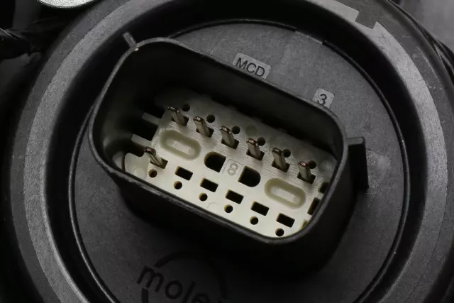 2013-2019 Cadillac ATS - Passenger Side Headlamp Assembly - GM (23236366)