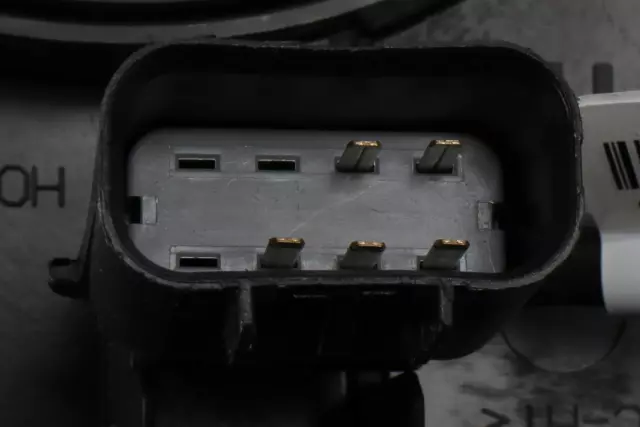 Primed Driver Side Headlamp Kit - GM (84388596)