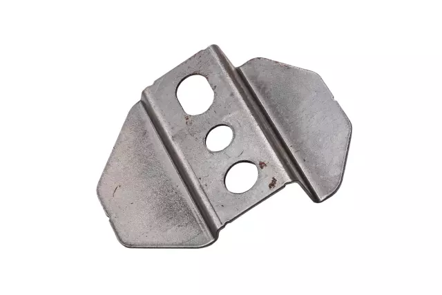 97246391 - Body: Back Panel Center Bracket for Chevrolet: Colorado | GMC: Canyon | Hummer: H3T Image