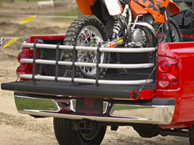 EXTENDER - Mopar (82208951)