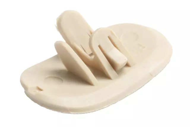 Very Light Cashmere Passenger Side Body Lock Pillar Garnish Molding Plug - GM (15278082)
