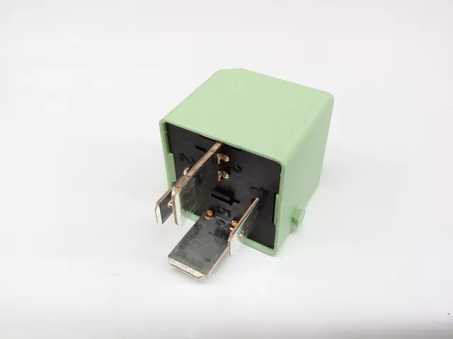 Relay - Volkswagen (4H0-951-253)