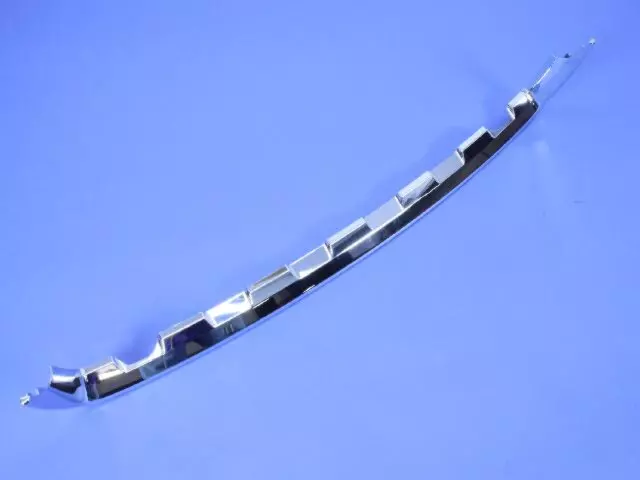 FASCIA - GRILLE 68033817AA - Mopar (68033817AA)