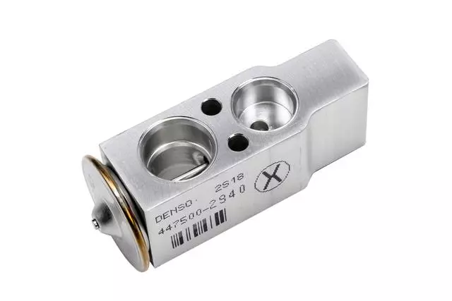 98047383 - : A/C Expansion Valve for Chevrolet: LCF 3500, LCF 3500HG Image