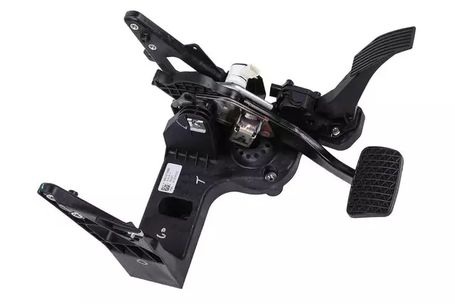 84121982 - : Brake and Accelerator Pedal for GM Image
